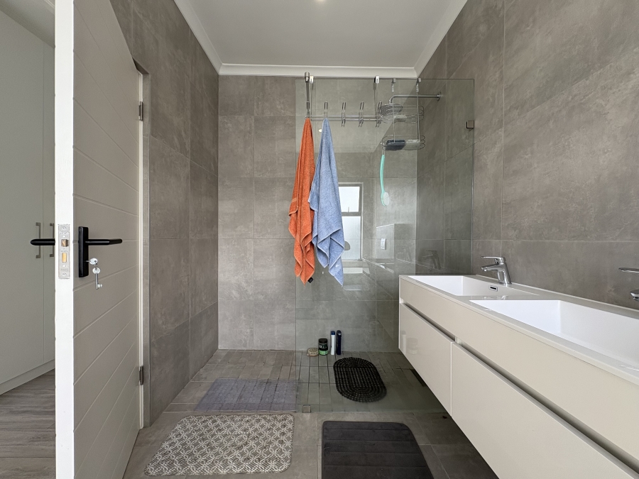 4 Bedroom Property for Sale in Sandown Western Cape